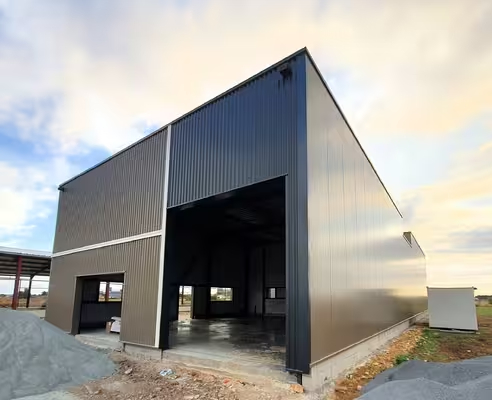 Prefabricated Steel Structure Hangar with Hot-Rolled Galvanized Frame